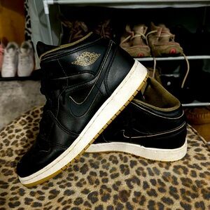 🖤•Nike Air Jordan•Size 6.5 Youth•🖤
